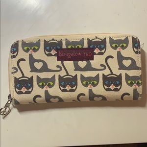 Bungalow 360 cat wallet